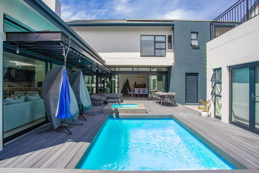 6 Bedroom Property for Sale in Pearl Valley at Val de Vie Western Cape